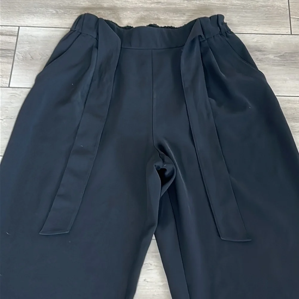 Lululemon Noir Crop wide leg tie front pants in black size 8